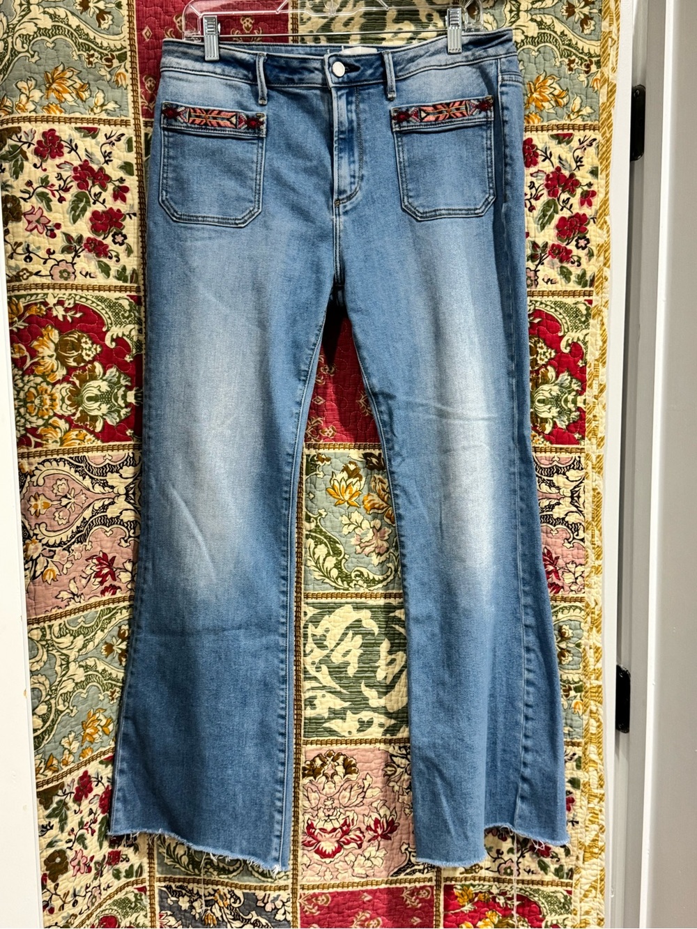Light Blue Embroidered Pocket Women’s Jeans